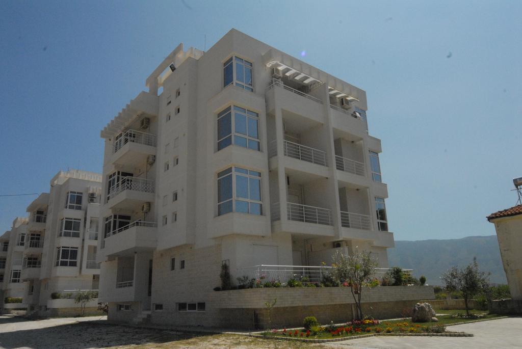 Radhima Beach Apartment-Tirana Resort Orikum Exterior photo